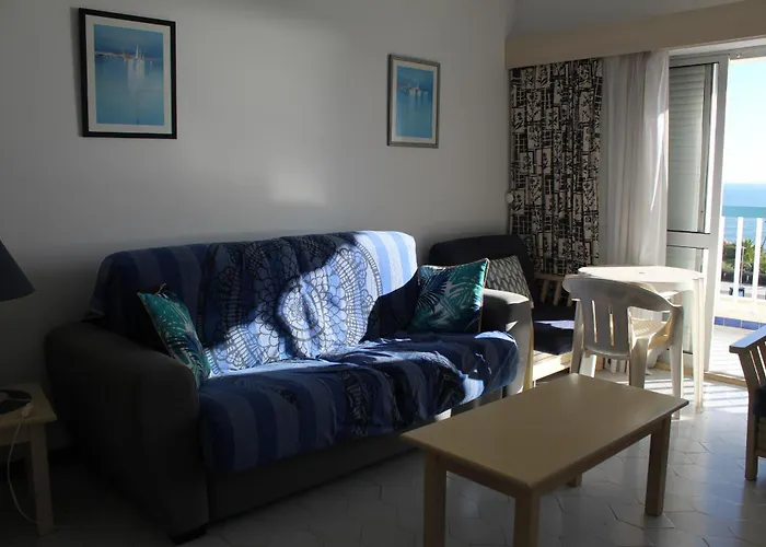 First Line Sea View *