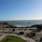 First Line Sea View דירה