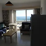 דירה First Line Sea View