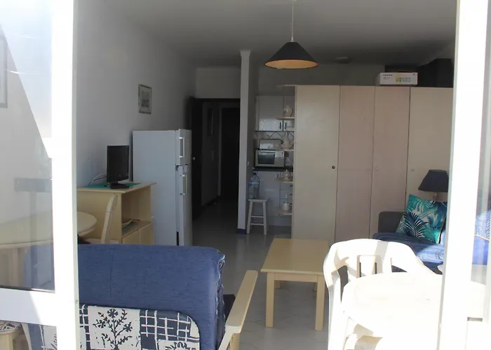 First Line Sea View Apartment *